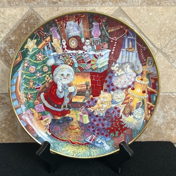 Franklin Mint Heirloom - Bill Bell Limited Edition Not a Creature Was Purring - Picture 2 of 3